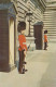 AK 206363 ENGLAND - London - Irish Guards On Sentry Duty At Buckingham Palace - Buckingham Palace