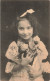 ENFANTS - Petite Fille Avec Un Bouquet De Roses - Carte Postale Ancienne - Other & Unclassified