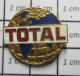 2619 Pin's Pins / Beau Et Rare / CARBURANTS / GLOBE TERRESTRE TOTAL MODELE BLEU Par ARCANE - Fuels