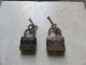 Lot De 2 Anciens Cadenas Pour Cantines - Equipement