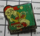 412B Pin's Pins / Beau Et Rare / NOEL / PERE NOEL SYSTEME U NORD-OUEST SALON PRODUITS FRAIS - Kerstmis