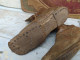 Delcampe - Anciennes Chaussures Brodequins Enfant Godillot Ca1900 - Zapatos