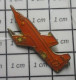 810G Pins Pin's / Rare & Belle Qualité AVIONS / BELL X-1 CHUCK YEAGER MUR DU SON - Avions