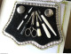 Lade 500 -25-10-  MANICURE SET - ENSEMBLE DE MANICURE - 24 X 18 CM - Accesorios