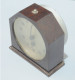 Delcampe - -ANCIEN REVEIL ART DECO BAKELITE ROUGE Sans Marque Visible JUS De GRENIER    E - Alarm Clocks