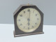 Delcampe - -ANCIEN REVEIL ART DECO BAKELITE ROUGE Sans Marque Visible JUS De GRENIER    E - Alarm Clocks