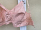 Ancien Soutien-gorge, En Nylon Rose, Orangé En Très Bon état Madine France - Encaje