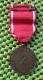 Medaille -  Nederlandse Rode Kruis , Voor Trouwe Dienst.  -  Original Foto  !!  Medallion  Dutch - Altri & Non Classificati