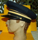 CASQUETTE BLEU  DE L'ARMEE DE L'AIR FRANCAISE AU GRADE D'ADJUDANT CHEF  ,TAILLE 57 FABRICANTION FRANCAISE UGECO A BERNAY - Cascos