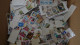 Delcampe - Z56 Carton  7 Kg De Timbres Et Feuilles De Divers Pays. Du Bon Temps à Passer (toutes Les Photos Ne Sont Pas Prises) - Vrac (min 1000 Timbres)