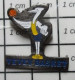 1616A Pin's Pins / Beau Et Rare / SPORTS / CLUB BASKET-BALL VEVEY OISEAU ECHASSIER - Pallacanestro