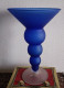 VASE En Opaline Bleue Et Socle Blanc Hauteur 25.5 Cm - Other & Unclassified