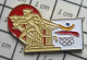 1616B Pin's Pins / Beau Et Rare / JEUX OLYMPIQUES / BARCELONA 1992 ATHLETES NUS COURANT S'HABILLER - Olympic Games