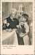 Glückwunsch - Muttertag Mädchen überreicht Ihrer Oma Blumen 1940 - Fête Des Mères