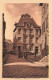 FRANCE - Dinan - Vue Sur La Maison Louis XVI - Vue Sur Une Rue - Des Gens Dans La Rue - Carte Postale Ancienne - Dinan