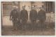 CARTE PHOTO - SUPERBE GROS PLAN  DE 4 SAPEURS POMPIERS - CASQUES - TROMPETTES - TRES BEAU CLICHE - ECRITE EN 1912 - - Feuerwehr