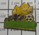 1616c  Pin's Pins / Rare Et De Belle Qualité / SPORTS / CLUB FOOTBALL US HAUTEFORT - Fútbol