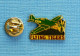 1 PIN'S /  ** AVION " P-40 TOMAHAWK, RT SIMTH " TIGRES VOLANTS ** - Avions