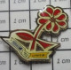 713G Pin's Pins / Beau Et Rare /  MEDICAL / DON DU SANG FLEUR ROUGE LA POSTE FRANCE TELECOM - Medizin