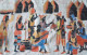 Batik Contemporain  (1990), Bamako, Mali , Afrique De L'Ouest : 150 Cm X 101 Cm - Scène De Village - Tissu Coton épais - Zeitgenössische Kunst