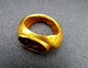 Delcampe - Antiquité - Archéologie - Bague Romaine En Or - Intaille Romaine Gravée D'un Lion Passant à Gauche - Monture En Or - - Archeologie