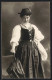 AK Junge Frau In Schwarzem Kleid Mit Schirm Und Hut  - Mode