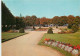 33 - Blaye - Les Jardins Et Les Beaux Massifs - Fleurs - CPM - Voir Scans Recto-Verso - Blaye