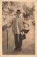 FOLKLORE - Personnage - La Normandie - Vieil Homme Avec Sa Canne Et Son Panier - Carte Postale Ancienne - Music