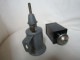 Delcampe - Extraordinaire Lampe Type Pigeon -Junius Pour Chambre Noire - Candelabri E Candelieri