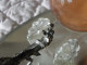 Delcampe - Vintage Carrosse En Cristal Cheval Et Conducteur Metal Blanc - Glas & Kristal