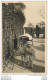 CARTE PHOTO  PETITE FILLE CHAUDEMENT VETUE ET LANDEAU - A Identifier