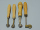 Delcampe - -4 ROULETTES Manches BOIS OUTIL De COUTURIERE TRAVAIL Du CUIR PATRON      E - Outils Anciens