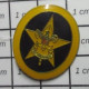 511b  Pin's Pins / Beau Et Rare / MILITARIA / INSIGNE "BE PREPARED" ETOILE ET FLEUR DE LYS - Army