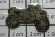 511B  Pin's Pins / Beau Et Rare / MOTOS / PETITE MOTO DE CROSS NOIRE ET DORé - Motorbikes