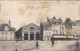 76. GOURNAY EN BRAY. CPA .PLACE NATIONALE ET HALLE AU BEURRE. ANIMATION. ENFANTS ET CERCEAUX. CYCLISTE. ANNEE .1906. - Gournay-en-Bray