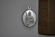 Ancienne Médaille PRAEBE FILI MI COR TUUM MIHI Jésus Sacré Coeur Saint Pendentif Aluminium Alu Souvenir - Religion & Esotérisme