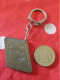 Vintage Porte-clés La Poste Pour Votre Eparnge / Courier En Laiton - Key-rings