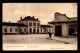 55 - REVIGNY-SUR-ORNAIN - PLACE DE LA GARE - EDITEUR MAGASINS REUNIS - VOIR ETAT - Revigny Sur Ornain