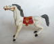 FIGURINE CYRNOS CHEVAL BLANC TYPE 1  Far West TAPIS DE SELLE COWBOY ROUGE 60's Pas Starlux Clairet - Leger