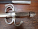 Delcampe - Epée De Style XVIe Siècle à Pitons - Fabrication Ancienne Coulaux à Klingenthal 1845 - BE - Armas Blancas