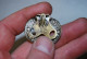 C210 Bijou Ancien - Broche Travaillée - GIBSON REg - Brooches