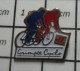 1920 Pin's Pins : BEAU ET RARE / SPORTS / CYCLISME CYCLO-TOURISTES GRIMPEE CYCLO 77 - Radsport