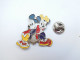 Beau Pin's En Relief , Disney , Minnie & Mickey , Signé PARIS L , Fond Argent - Disney