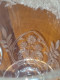 Delcampe - Pichet Broc En Cristal Gravé Décor De Fleurs Feuillage Et Frise Dans Le Goût De Baccarat St Louis - Glas & Kristall