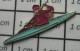 511D Pin's Pins / Beau Et Rare / SPORTS / CANOE KAYAK COULEUR VERT D'EAU ET RAMEUR COULEUR CASSIS !! - Canoeing, Kayak