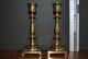 2 Anciens Bougeoirs En Cuivre Ou Laiton Doré à Base Carrée (H 17.5 Cm) - Luminaire Candélabre Chandelier Bougie Bronze  - Candelabri E Candelieri