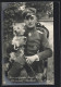 AK Sanke Nr. 402: Kampfflieger Oberleutnant Berthold In Uniform Und Mit Hund Auf Dem Arm, Pour Le Merite Und EK  - 1914-1918: 1ère Guerre