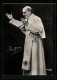 AK Papst Pius XII. Im Hellen Gewand Hebt Segnend Die Hände  - Popes