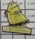 2020  Pin's Pins / Beau Et Rare / BATEAUX / VOILE VOILIER LA RECOUVRANCE Goélette Symbole Et Ambassadrice Brest - Boats