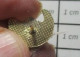 813D Pin's Pins / Beau Et Rare / ESPACE / CROISSANT DE LUNE EMAIL NOIR METAL JAUNE ET "BRILLANTS" Mini Pin's - Espacio